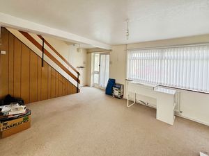 Lounge- click for photo gallery